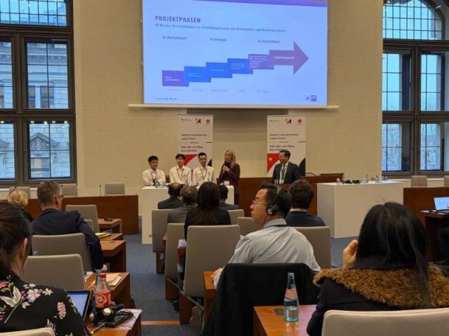 IHK Südthüringen trình bày Vietnam Projekt tại Diễn đàn hợp tác lao động Việt Nam – Đức.